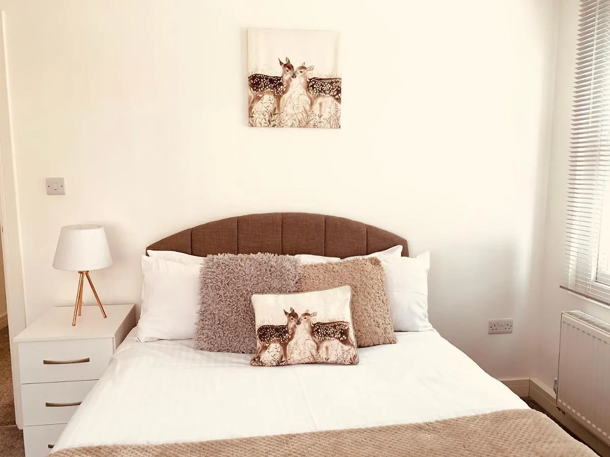 Elthorne Luxury Apartments - Uxbridge